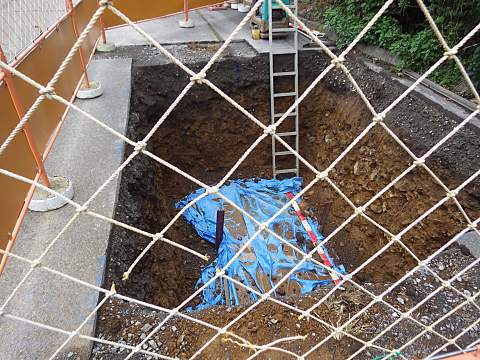 �����H��