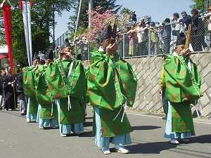 ���l�ɂ���y�̉��t