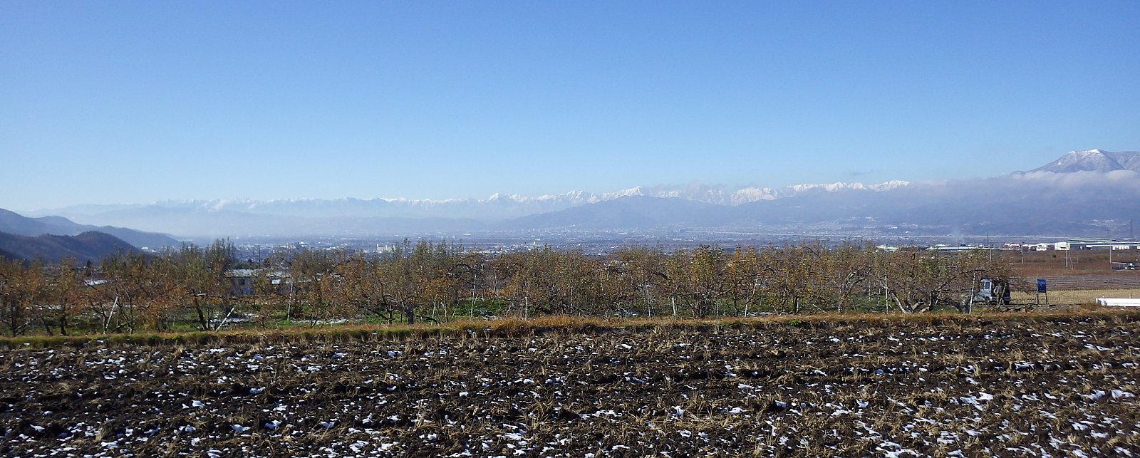 ���Ⴊ�����c���Ă���t���̒��O