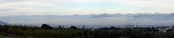 ���̒��̑傫�Ȏʐ^��\�����܂�