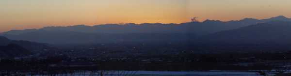 �~�̗[���̑傫�Ȏʐ^��\�����܂�