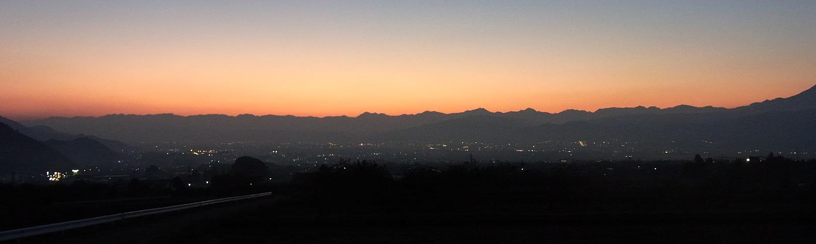 �ӏH�̗[���