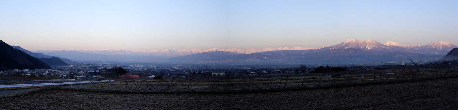 �ߕ��̒��̃p�m���}�ʐ^��\�����܂�