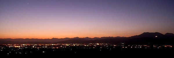 ���t�̖�i�̃p�m���}�ʐ^��\�����܂�