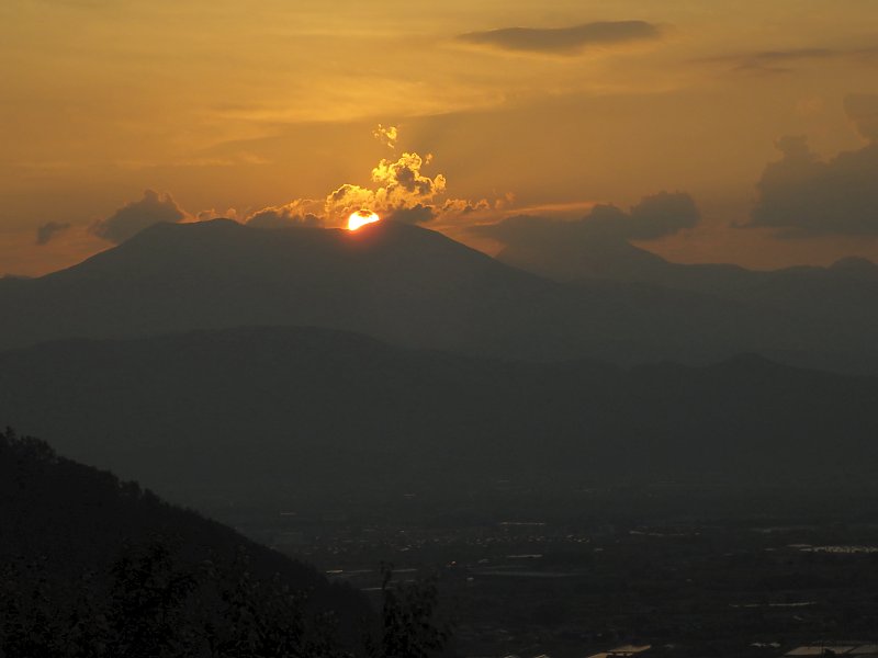 �~�J����ԋ߂̗[���