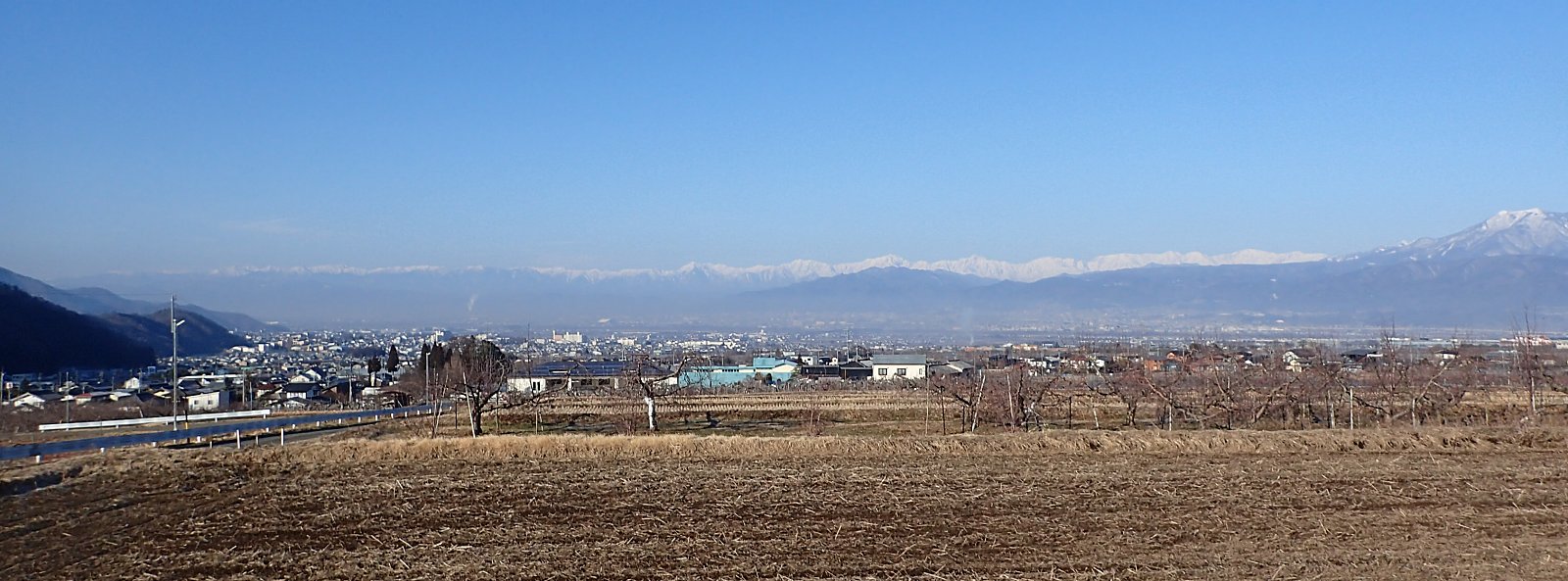 �Ⴊ������2�����΂̒�